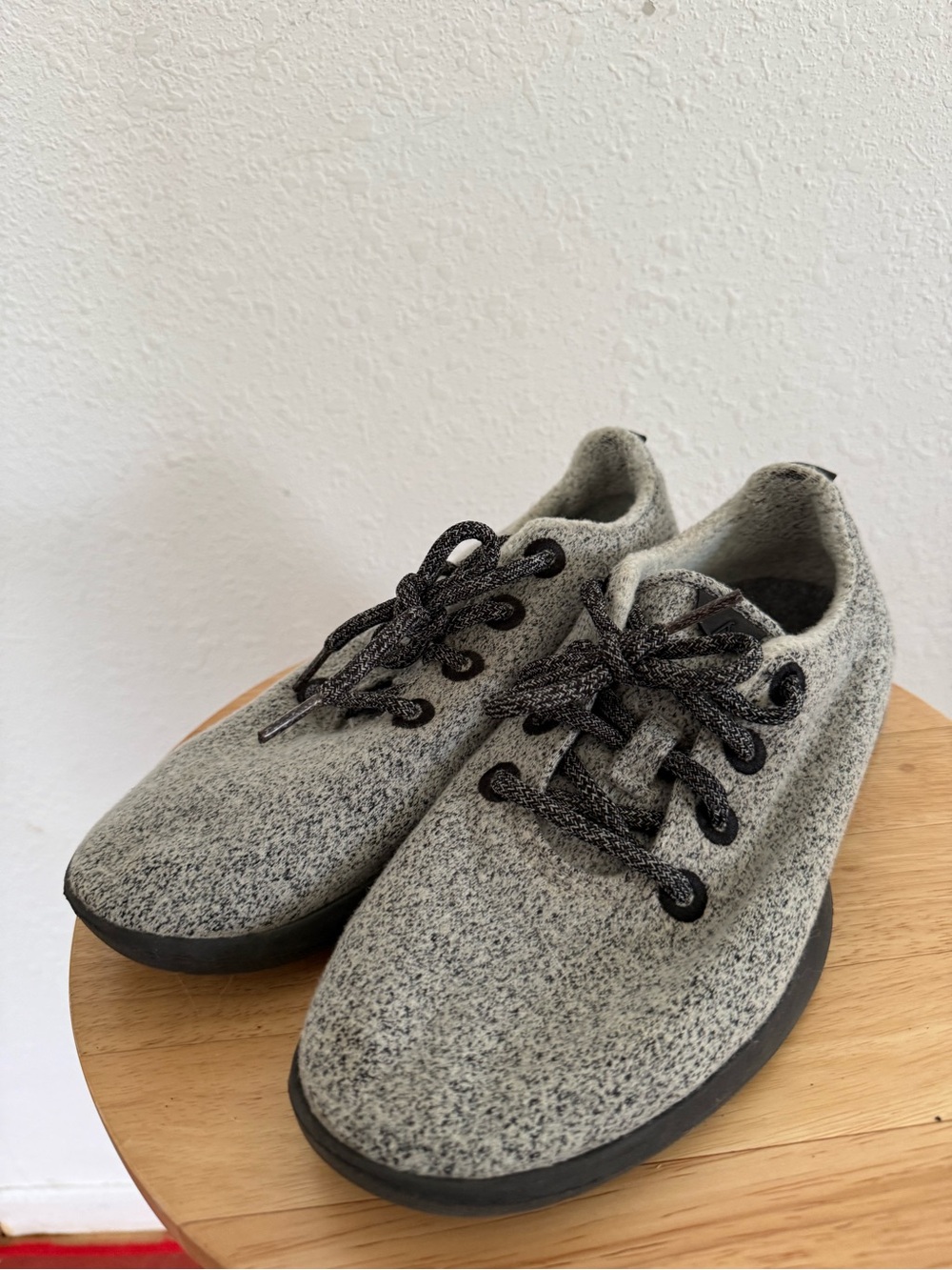 Allbirds Women’s Merino Wool Runner Sneakers Shoes Grey and Black Size 9